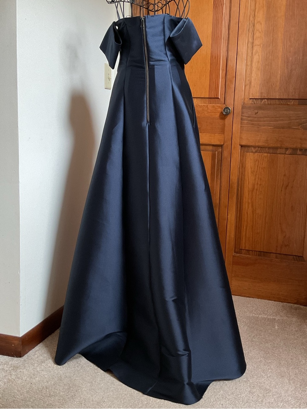 Sachin + Babi Noir
Off-The-Shoulder Long Dress, 0, midnight/Red - Picture 4 of 9